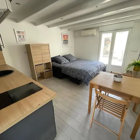 Studio En Avec Terrasse Et Parking Prive Vakantiehuis Six-Fours-les-Plages