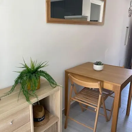 Vakantiehuis Studio En Avec Terrasse Et Parking Prive *